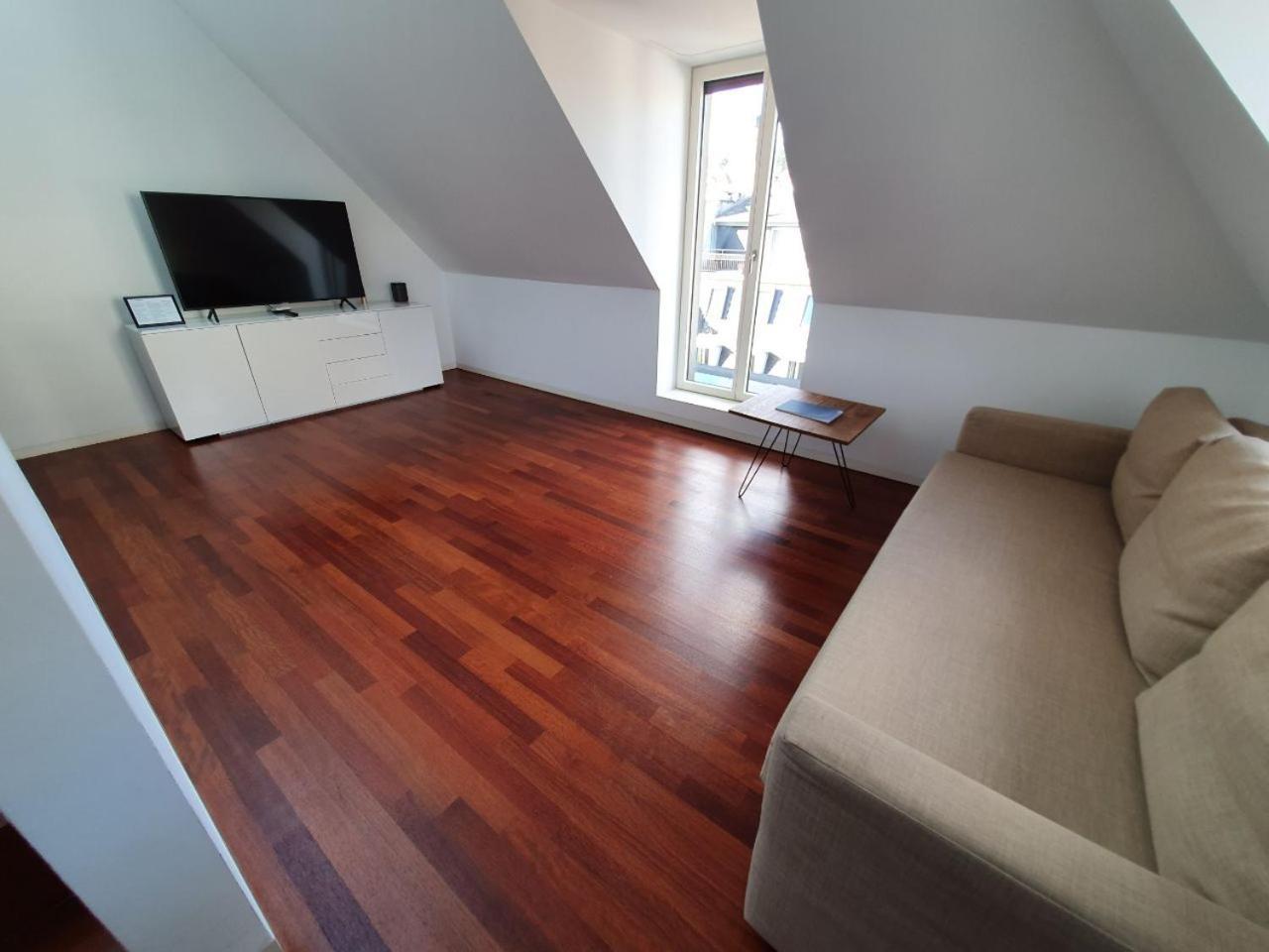 Lucerne Lake View Apartments Kamer foto